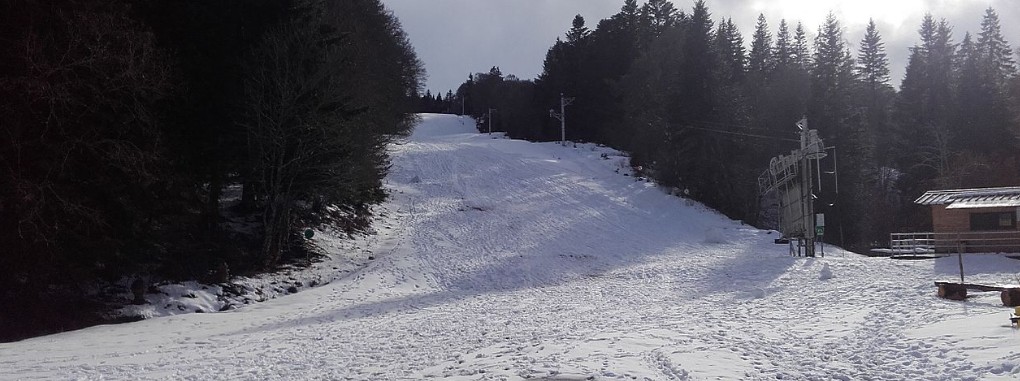 Skigebiete Auvergne: Die Wintersportstation Saint-Urcize bzw. Super Blaise zählt zu den Kleinen. (#5)