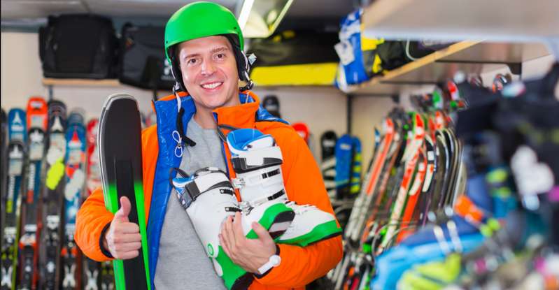 Längst nicht alle Winterurlauber sind solche Skifans, dass sie gleich mehrmals im Jahr auf den Pisten unterwegs sind oder wenigstens regelmäßig jedes Jahr in ein Skigebiet reisen. ( Foto: Adobe Stock-JackF )