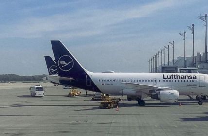 Dramatische Situation: Lufthansa-Flug LH474 muss in Montreal (Foto: AdobeStock - Tamme 600968568)