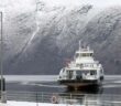 Norwegens Fjorde im Winter: Eine einzigartige Reiseerfahrung mit der Fähre (Foto: AdobeStock - 601508888 Rechitan Sorin)